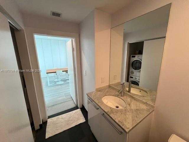 Small Image of 900 BISCAYNE BLVD #5605, Miami Number 9