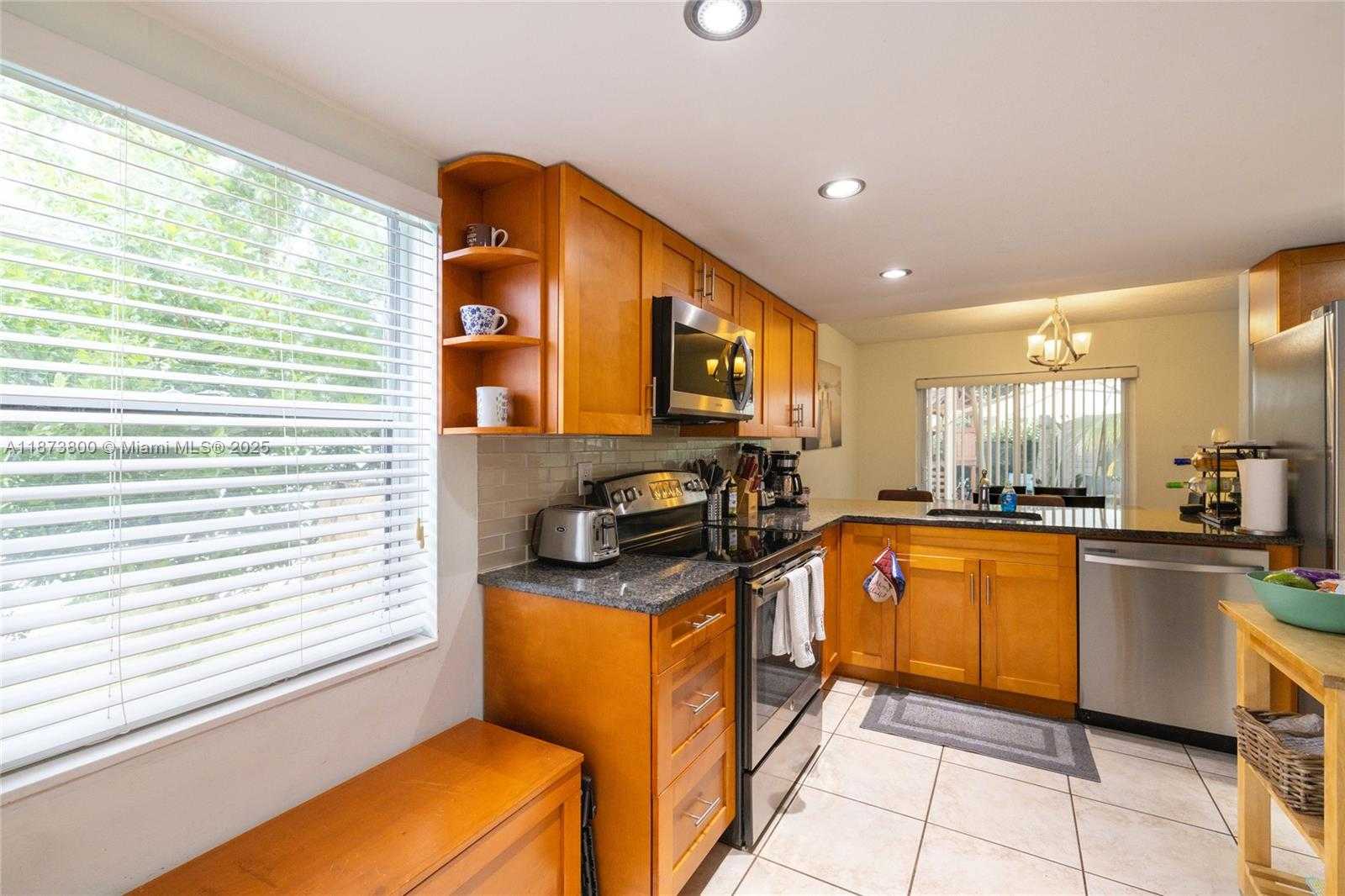 Small Image of 10600 LA PLACIDA DR #10600, Coral Springs Number 10