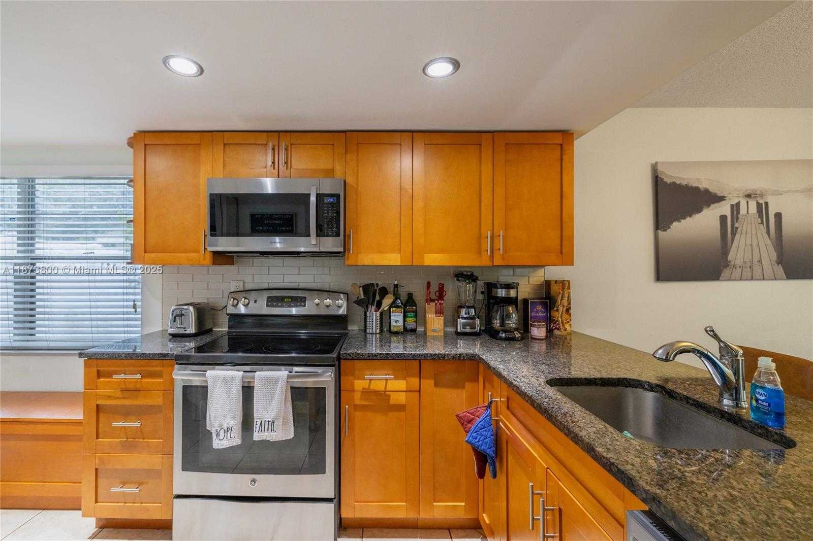 Small Image of 10600 LA PLACIDA DR #10600, Coral Springs Number 11