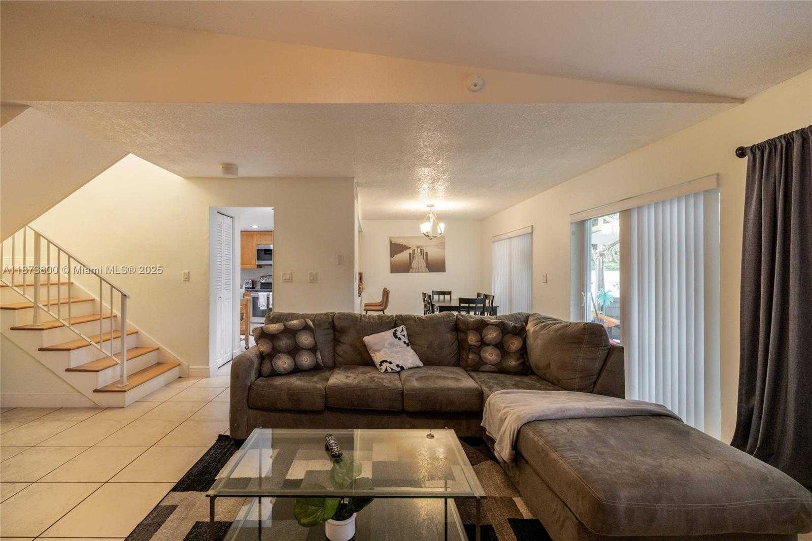 Small Image of 10600 LA PLACIDA DR #10600, Coral Springs Number 3