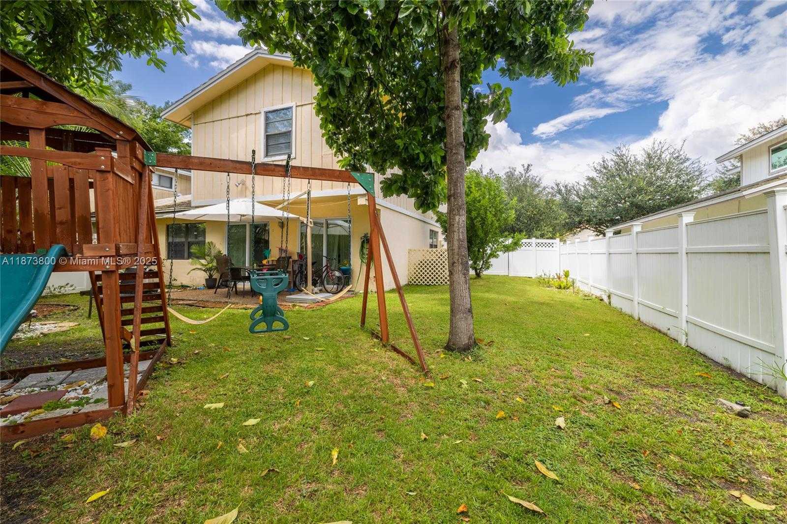 Small Image of 10600 LA PLACIDA DR #10600, Coral Springs Number 31