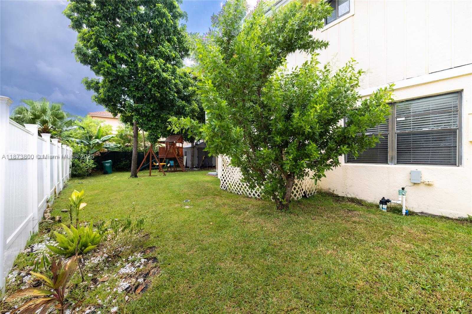 Small Image of 10600 LA PLACIDA DR #10600, Coral Springs Number 32