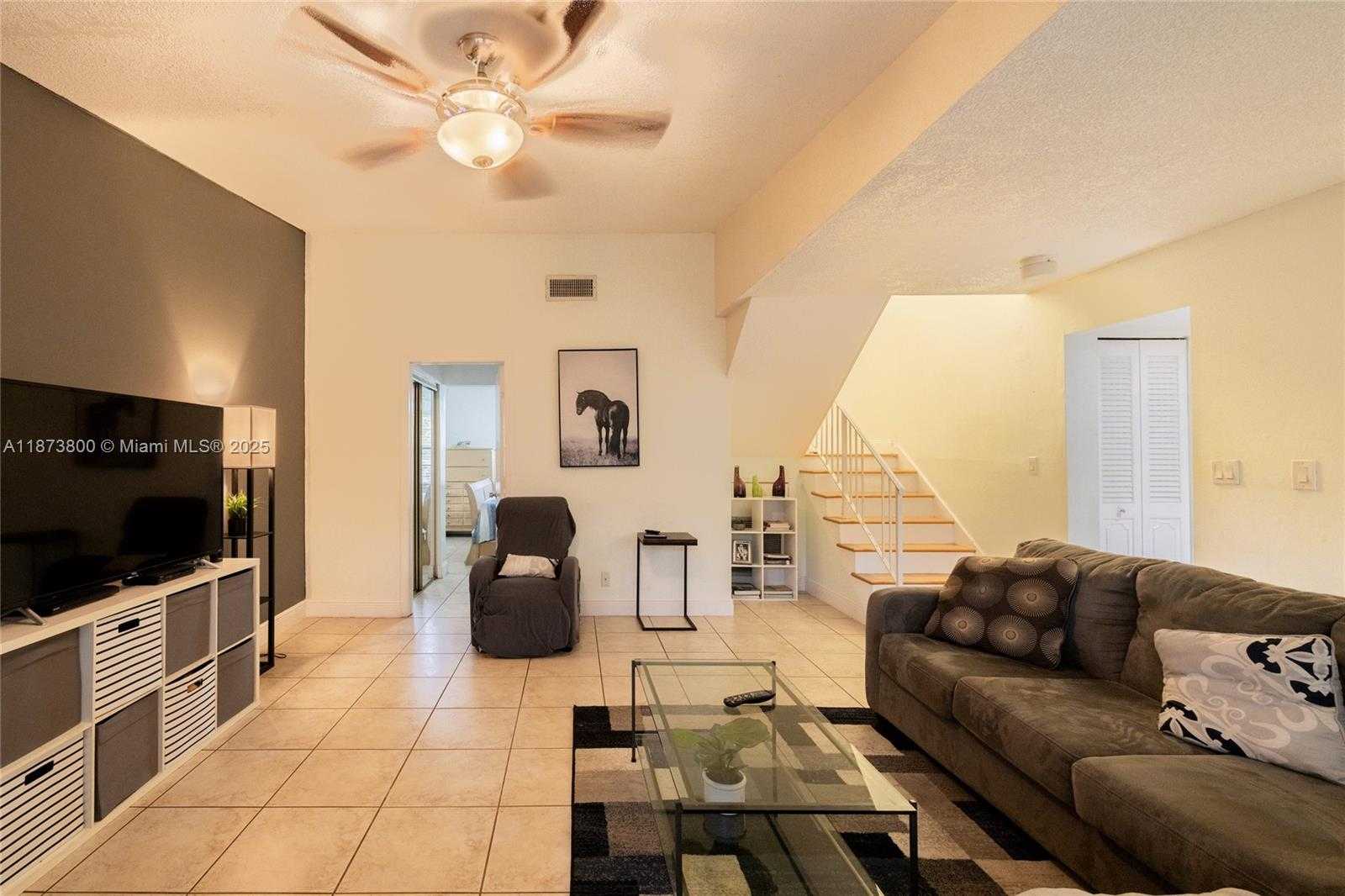 Small Image of 10600 LA PLACIDA DR #10600, Coral Springs Number 4