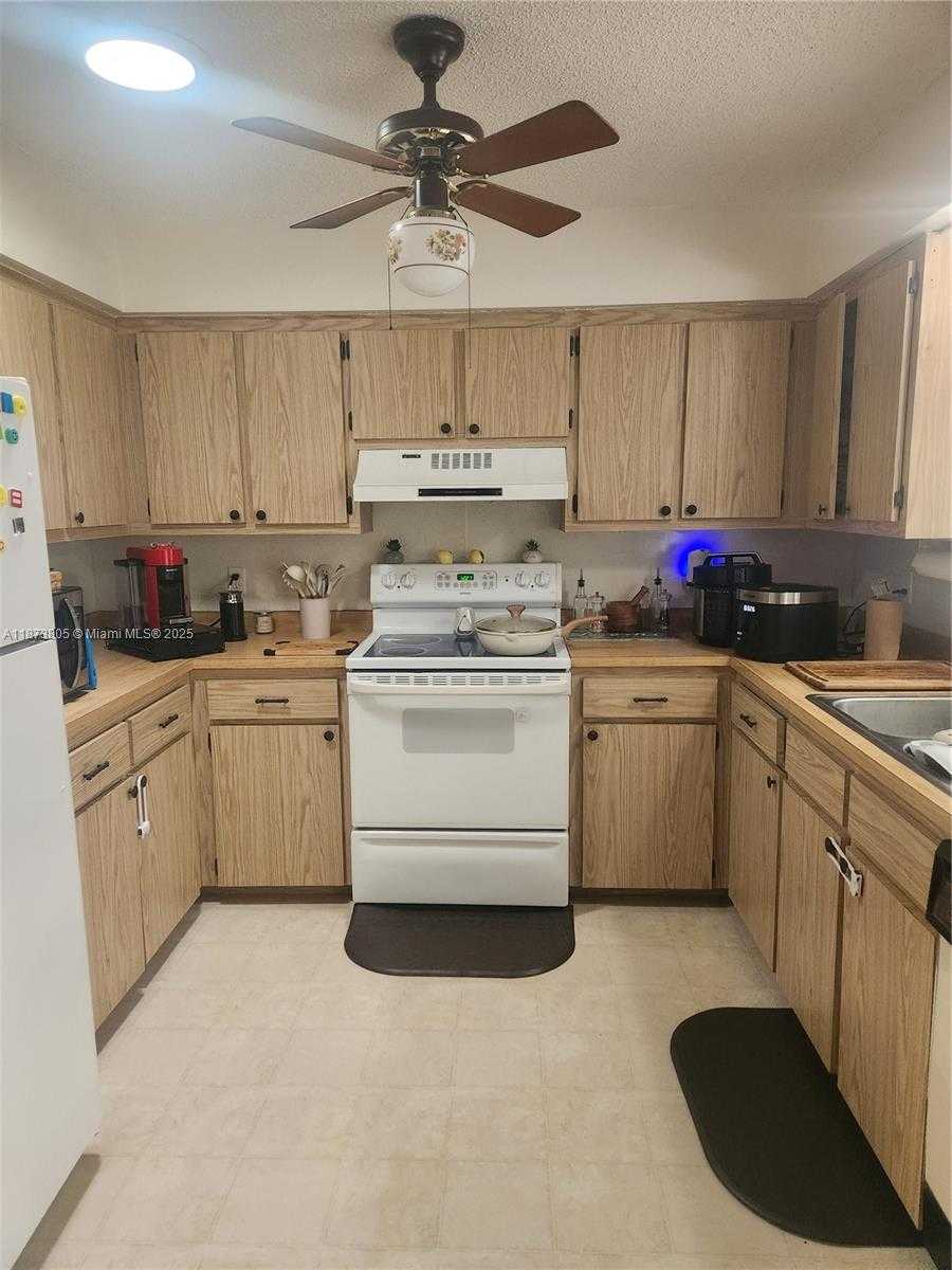 Small Image of 3012 PARKWOOD RD, Sebring Number 6