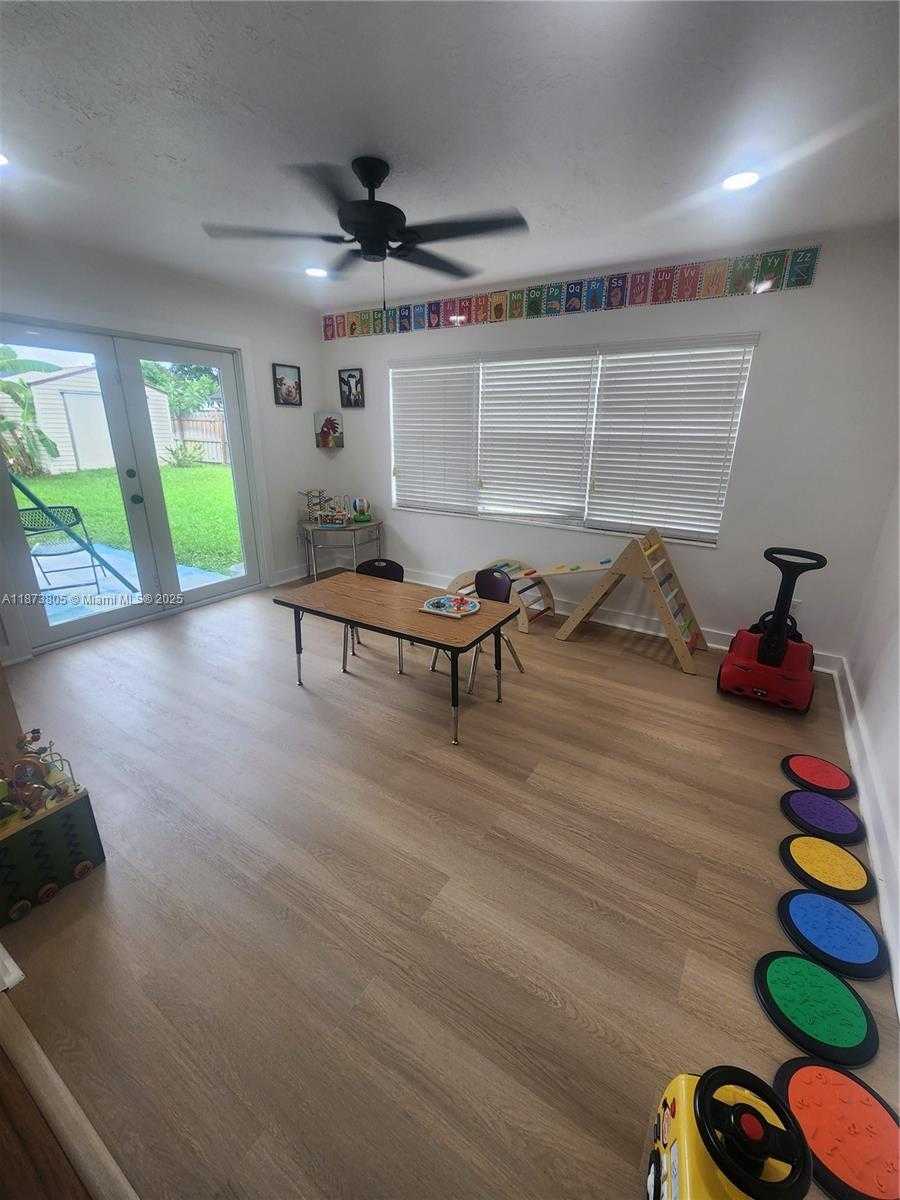 Small Image of 3012 PARKWOOD RD, Sebring Number 9