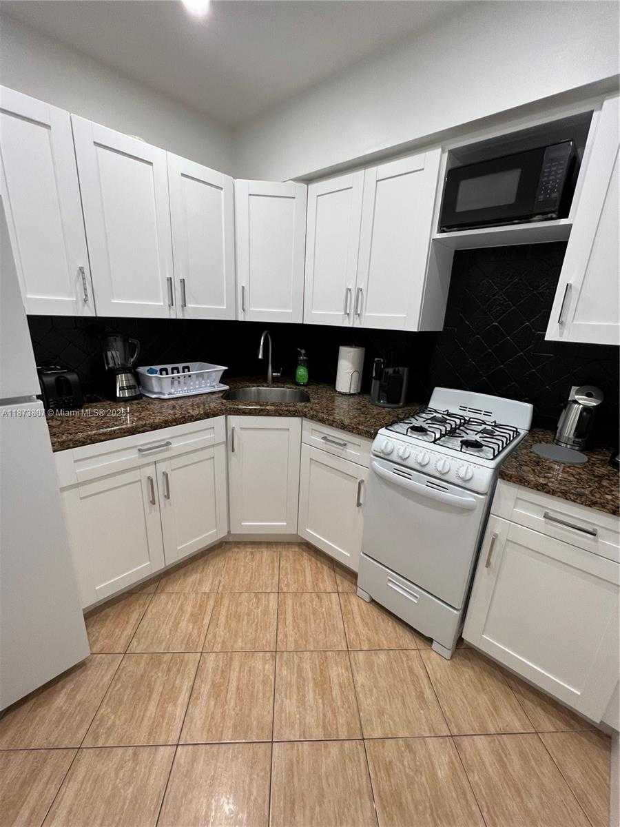 Small Image of 620 JEFFERSON AVE #2, Miami Beach Number 12