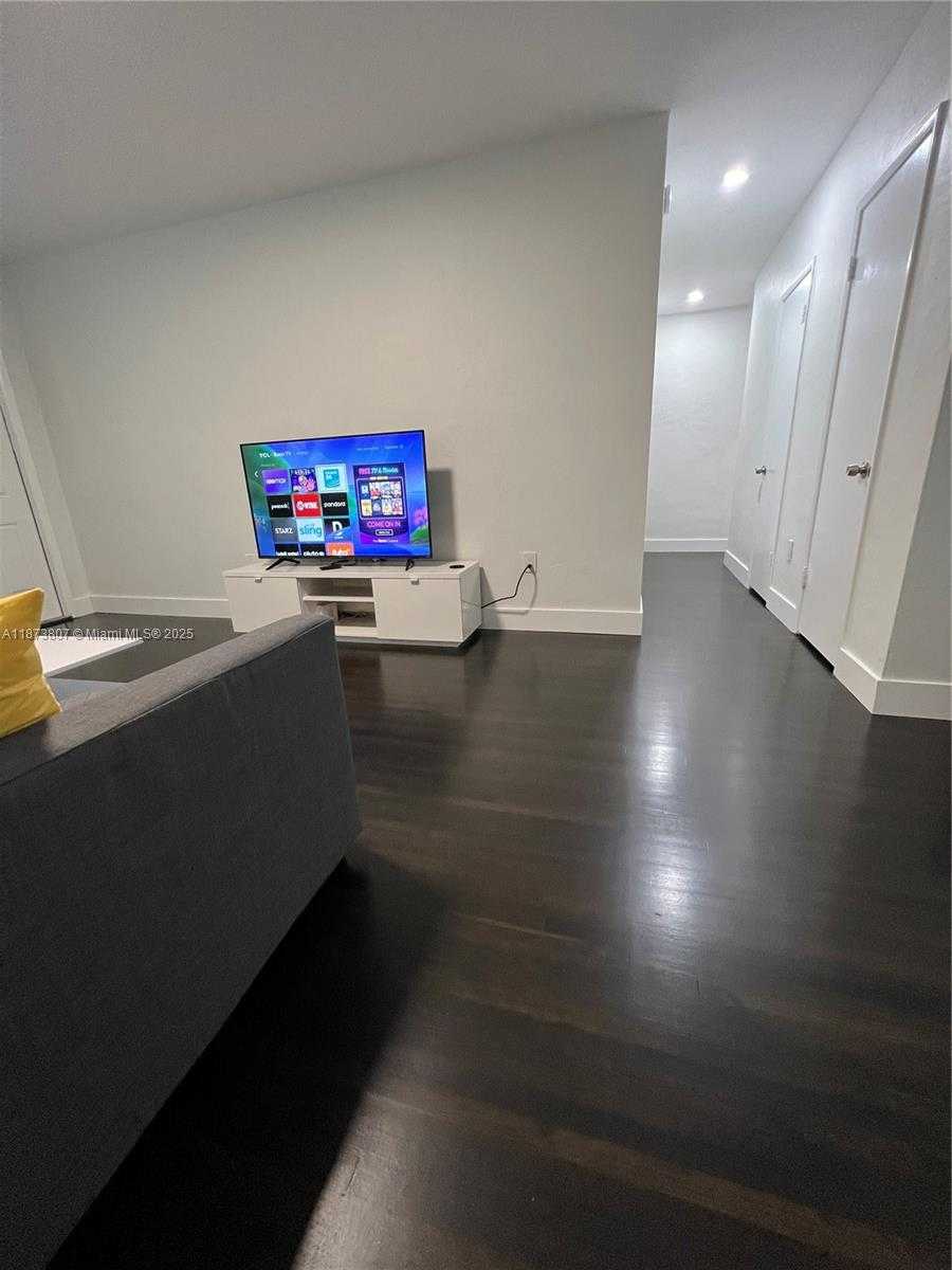 Small Image of 620 JEFFERSON AVE #2, Miami Beach Number 6