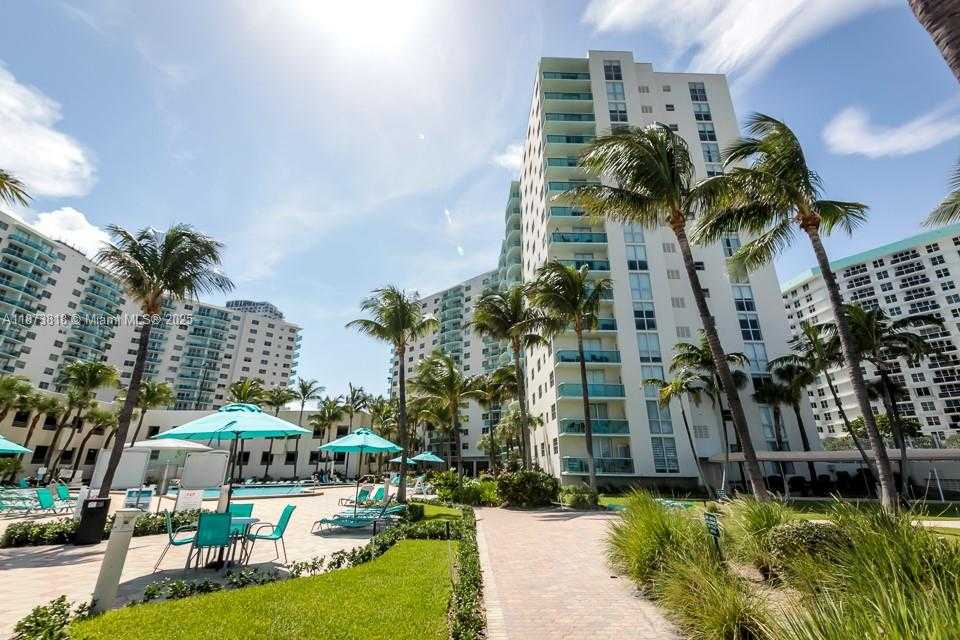 Small Image of Hollywood Number 10