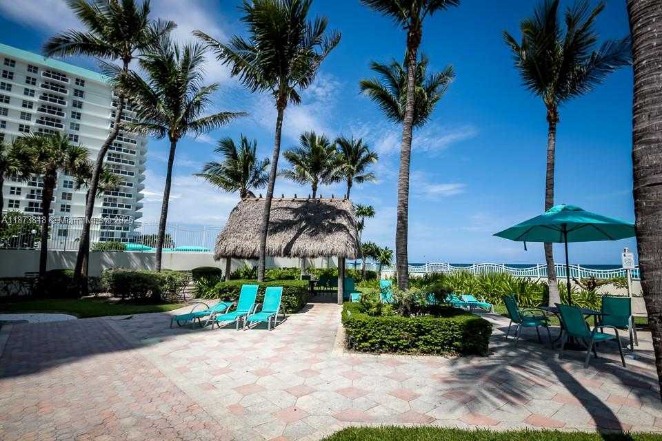 Small Image of Hollywood Number 12