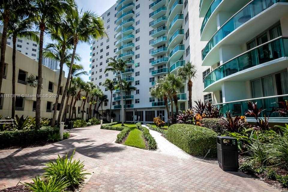 Small Image of Hollywood Number 13