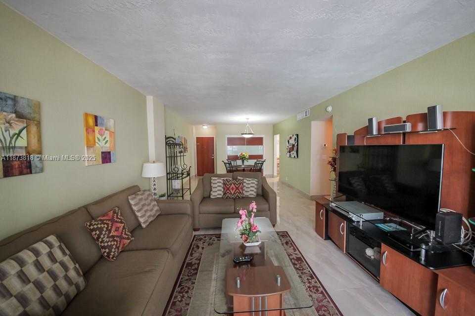 Small Image of Hollywood Number 16