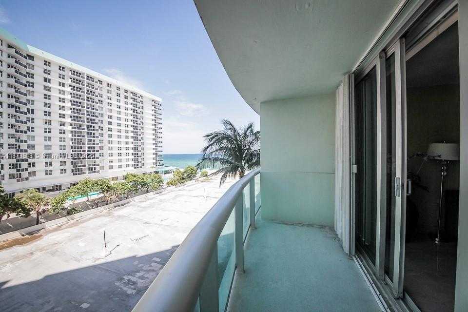 Small Image of Hollywood Number 18