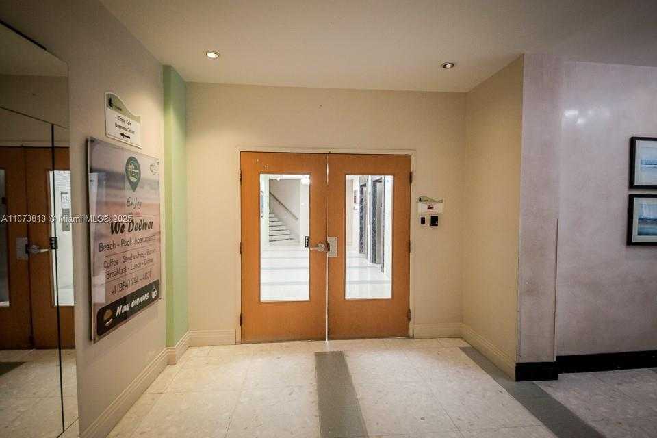 Small Image of Hollywood Number 34