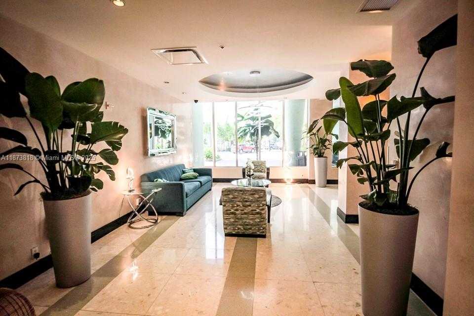 Small Image of Hollywood Number 36