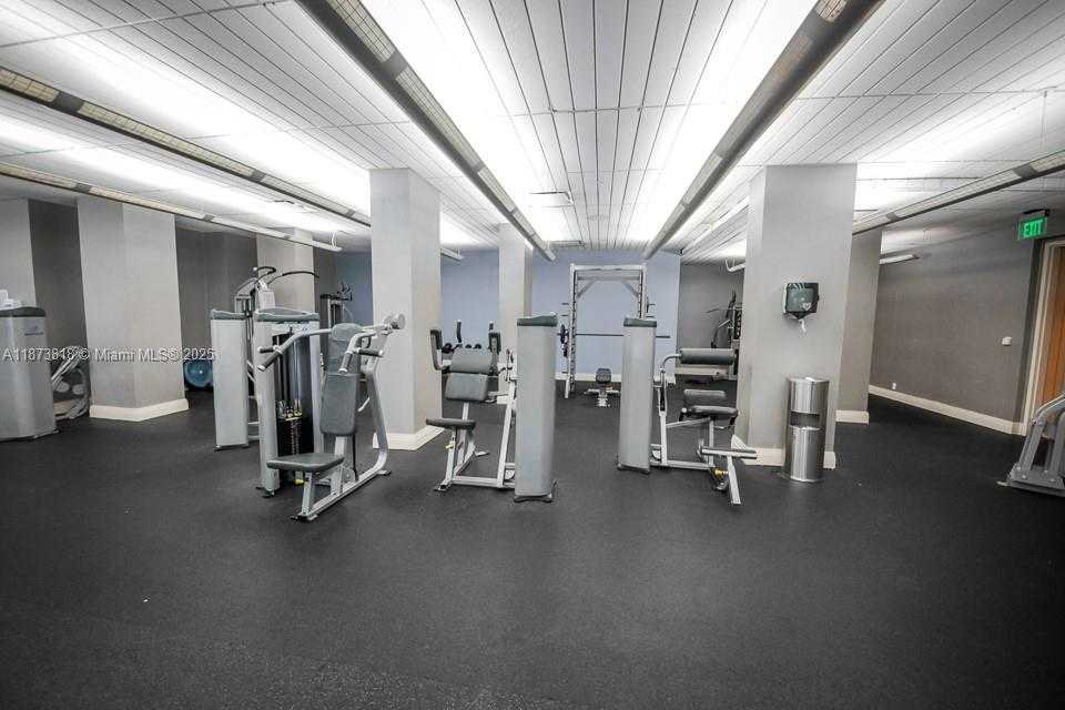 Small Image of Hollywood Number 38