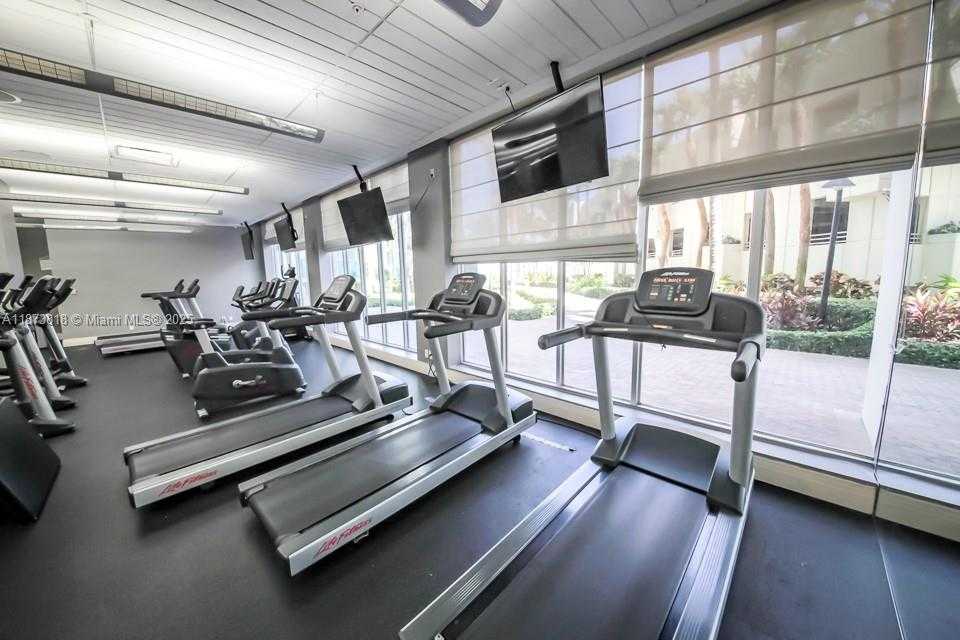 Small Image of Hollywood Number 39