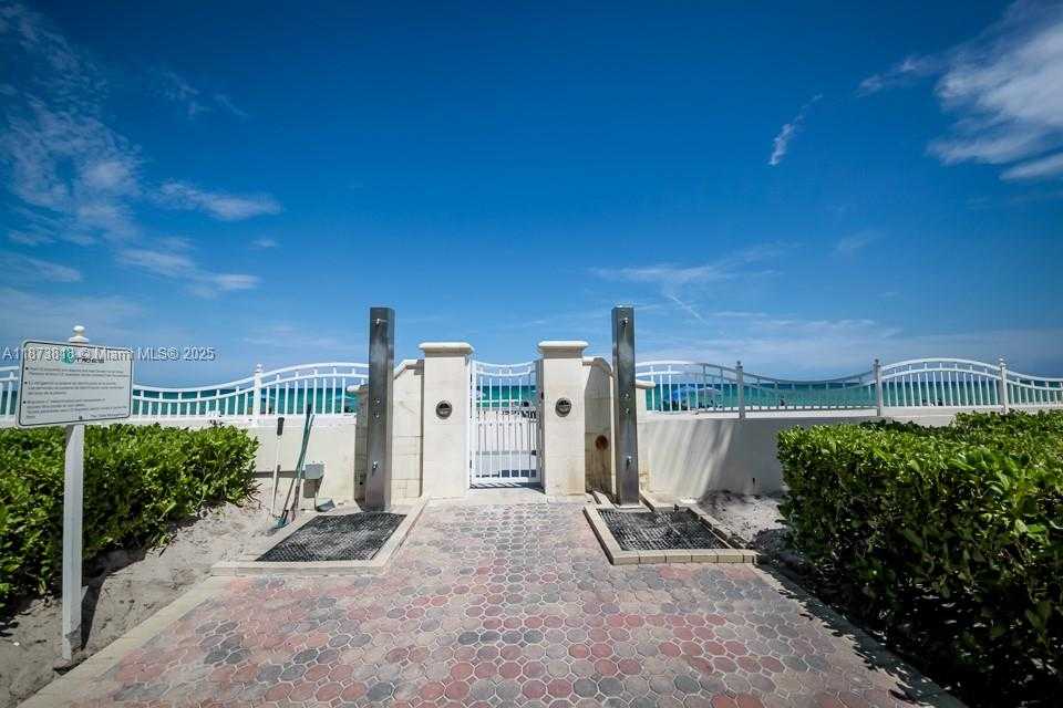 Small Image of Hollywood Number 6