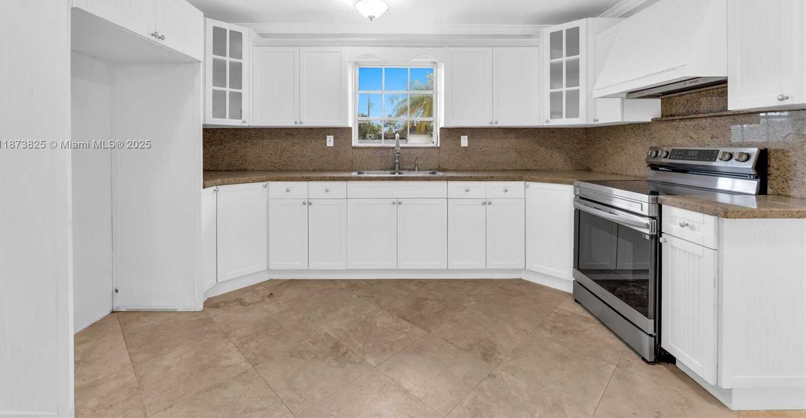 Small Image of 7920 NORTH WEST 171ST ST, Hialeah Number 11