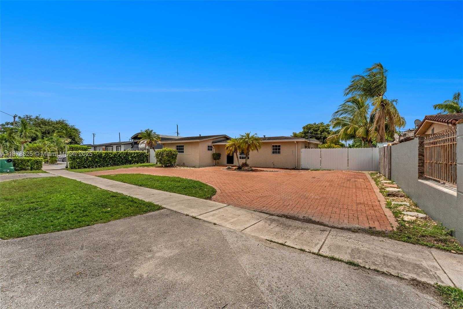 Small Image of 7920 NORTH WEST 171ST ST, Hialeah Number 3