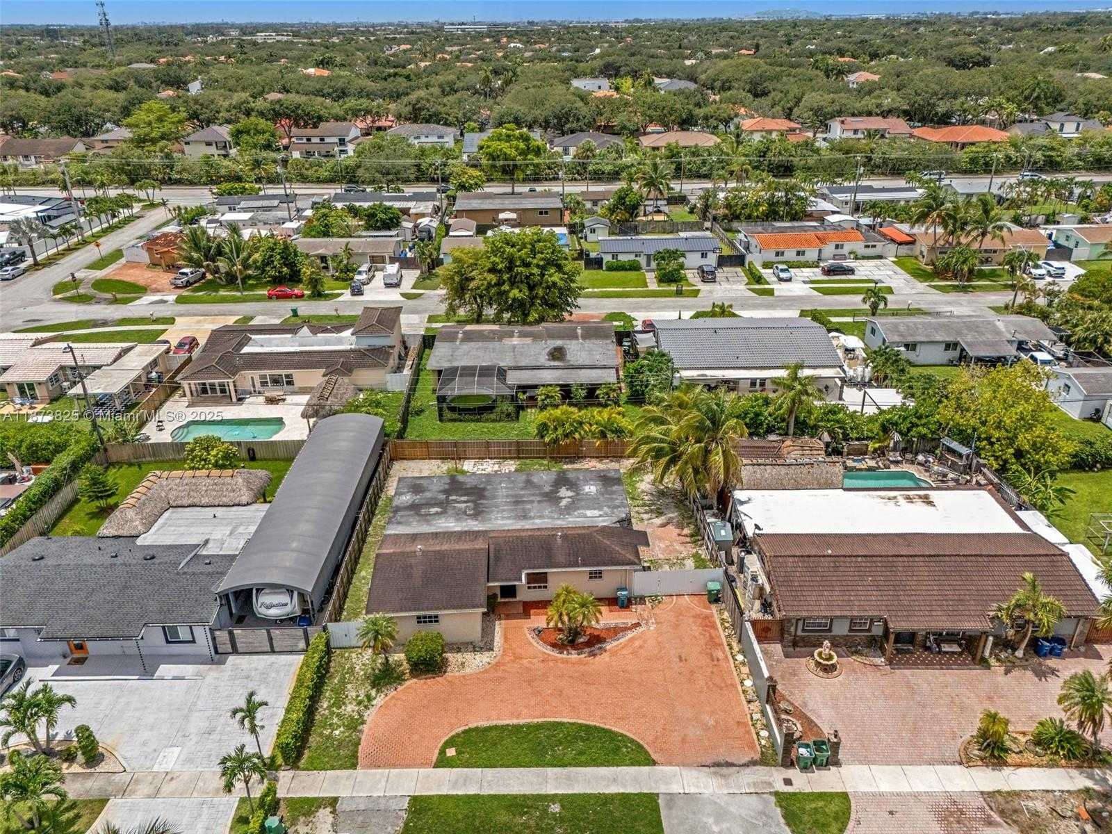 Small Image of 7920 NORTH WEST 171ST ST, Hialeah Number 34