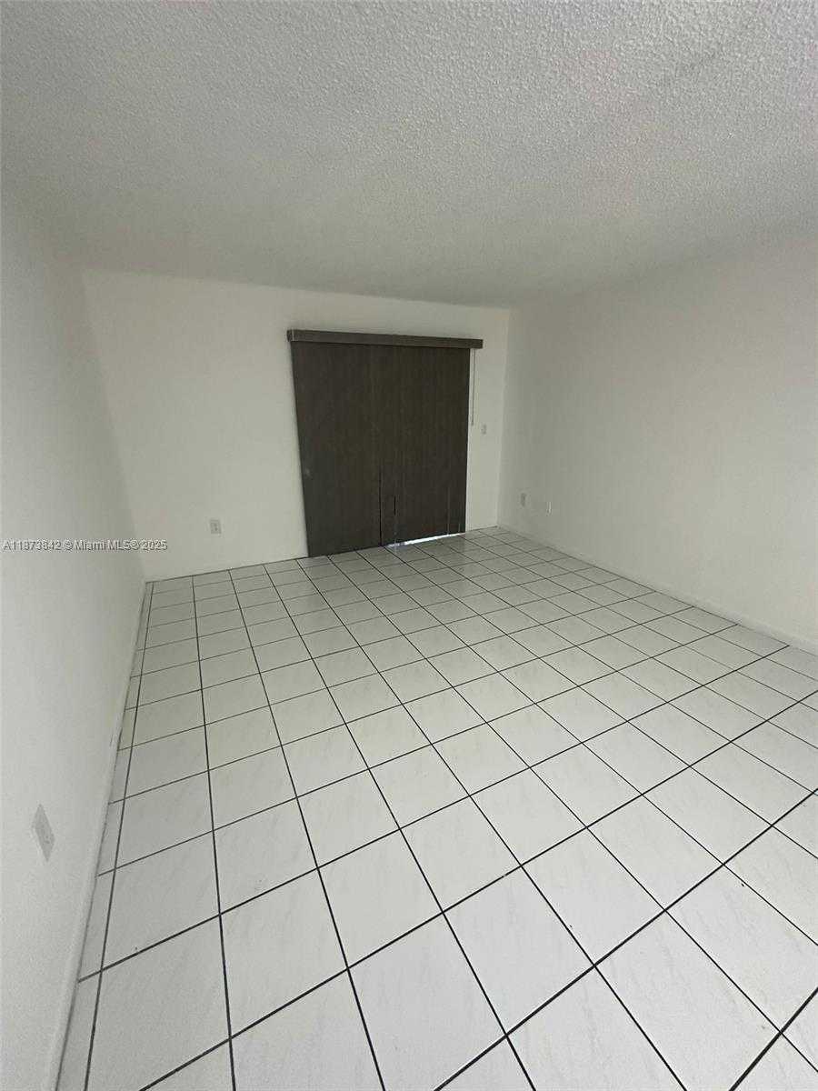 Small Image of 2690 WEST 76TH ST #102, Hialeah Number 11