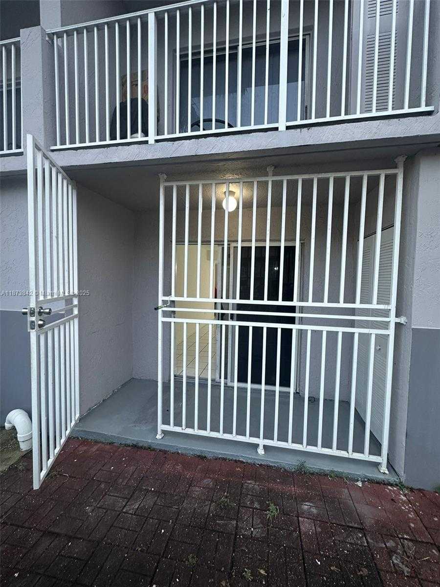 Small Image of 2690 WEST 76TH ST #102, Hialeah Number 12