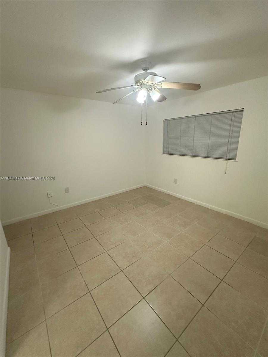 Small Image of 2690 WEST 76TH ST #102, Hialeah Number 15