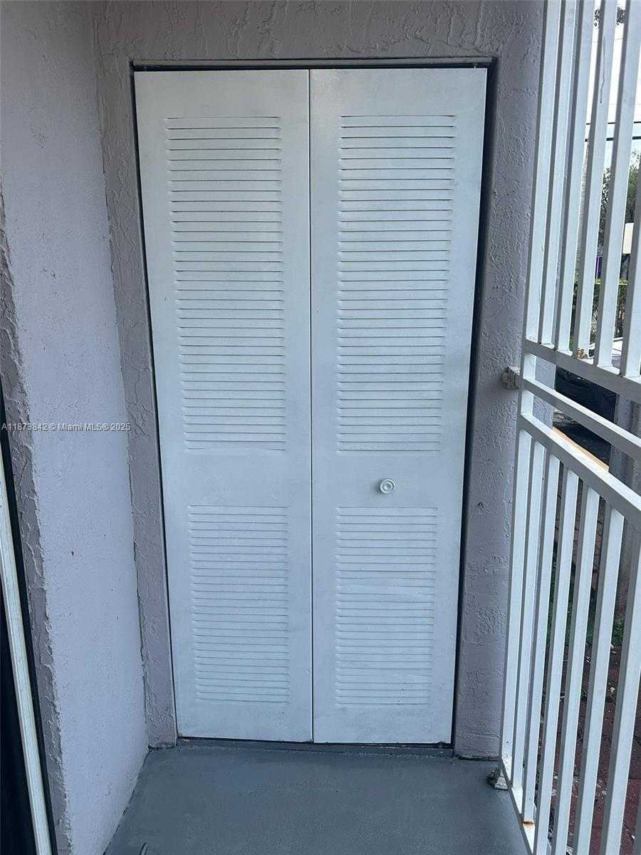 Small Image of 2690 WEST 76TH ST #102, Hialeah Number 16