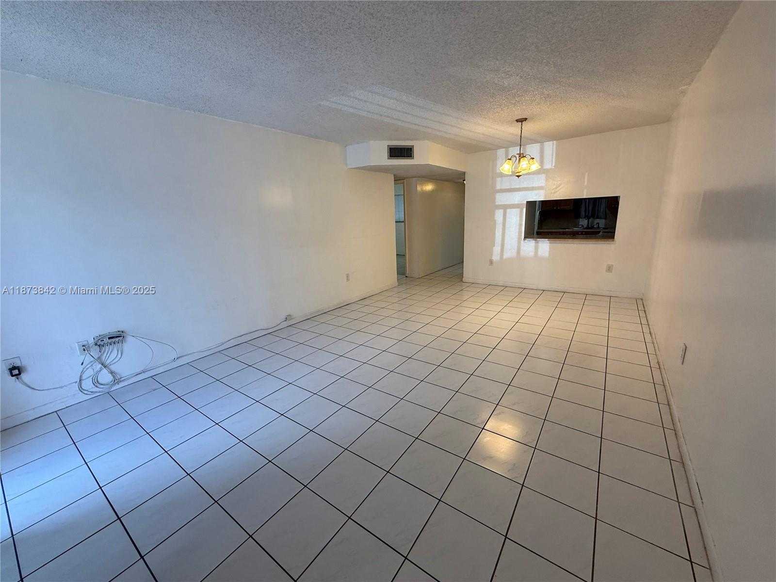 Small Image of 2690 WEST 76TH ST #102, Hialeah Number 5