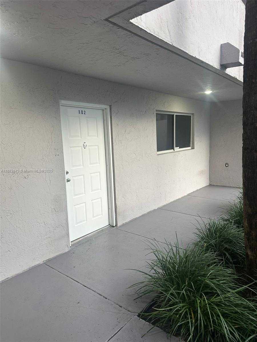 Small Image of 2690 WEST 76TH ST #102, Hialeah Number 8