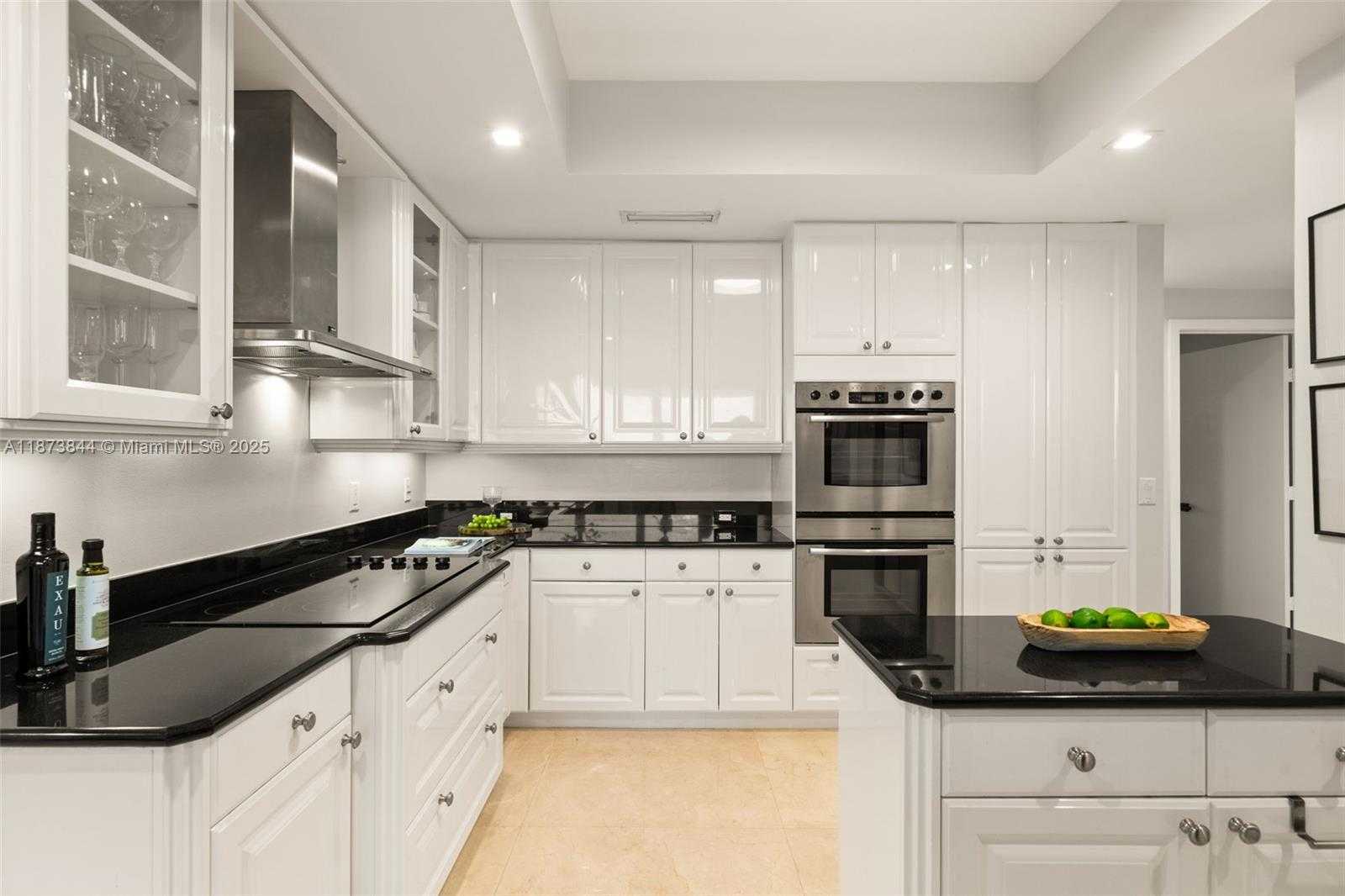 Small Image of 21200 POINT PL #1102, Aventura Number 11