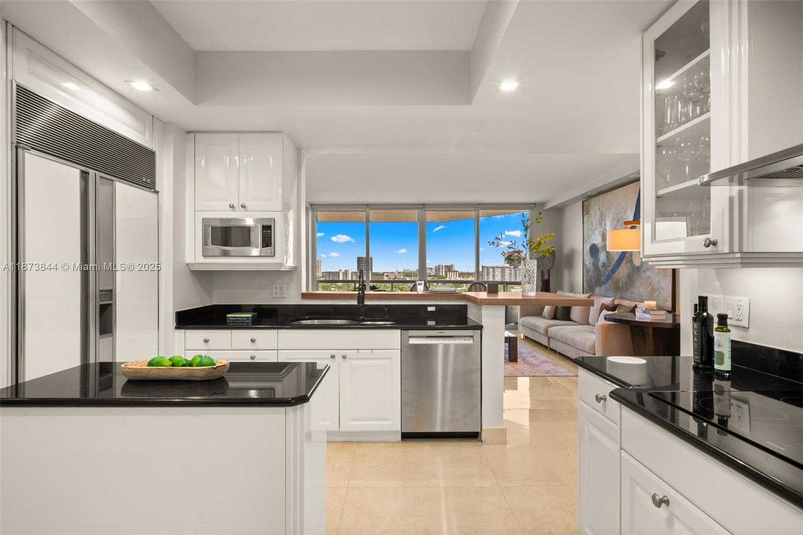 Small Image of 21200 POINT PL #1102, Aventura Number 12