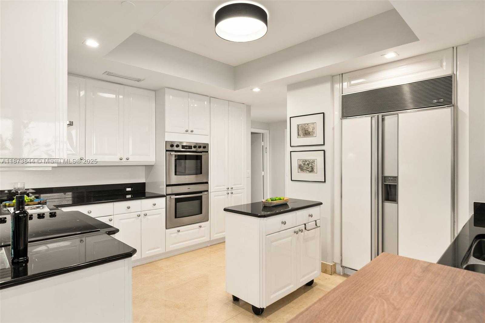 Small Image of 21200 POINT PL #1102, Aventura Number 13
