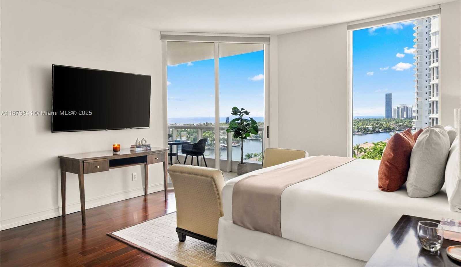 Small Image of 21200 POINT PL #1102, Aventura Number 17