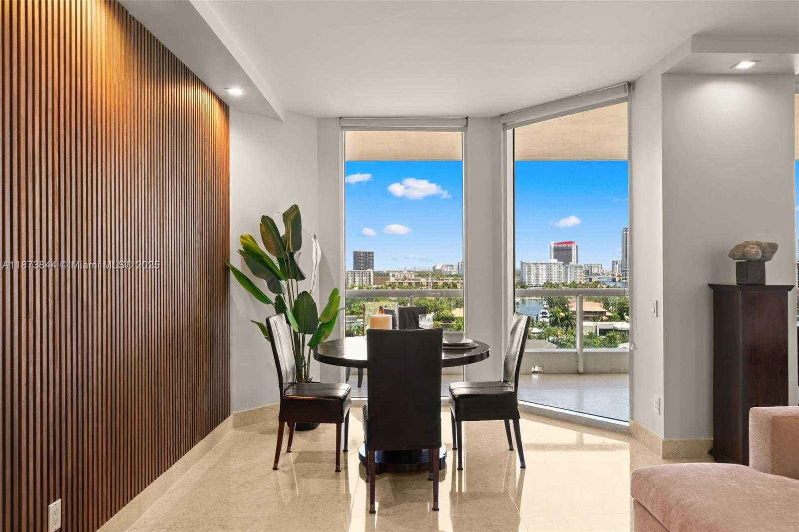Small Image of 21200 POINT PL #1102, Aventura Number 2