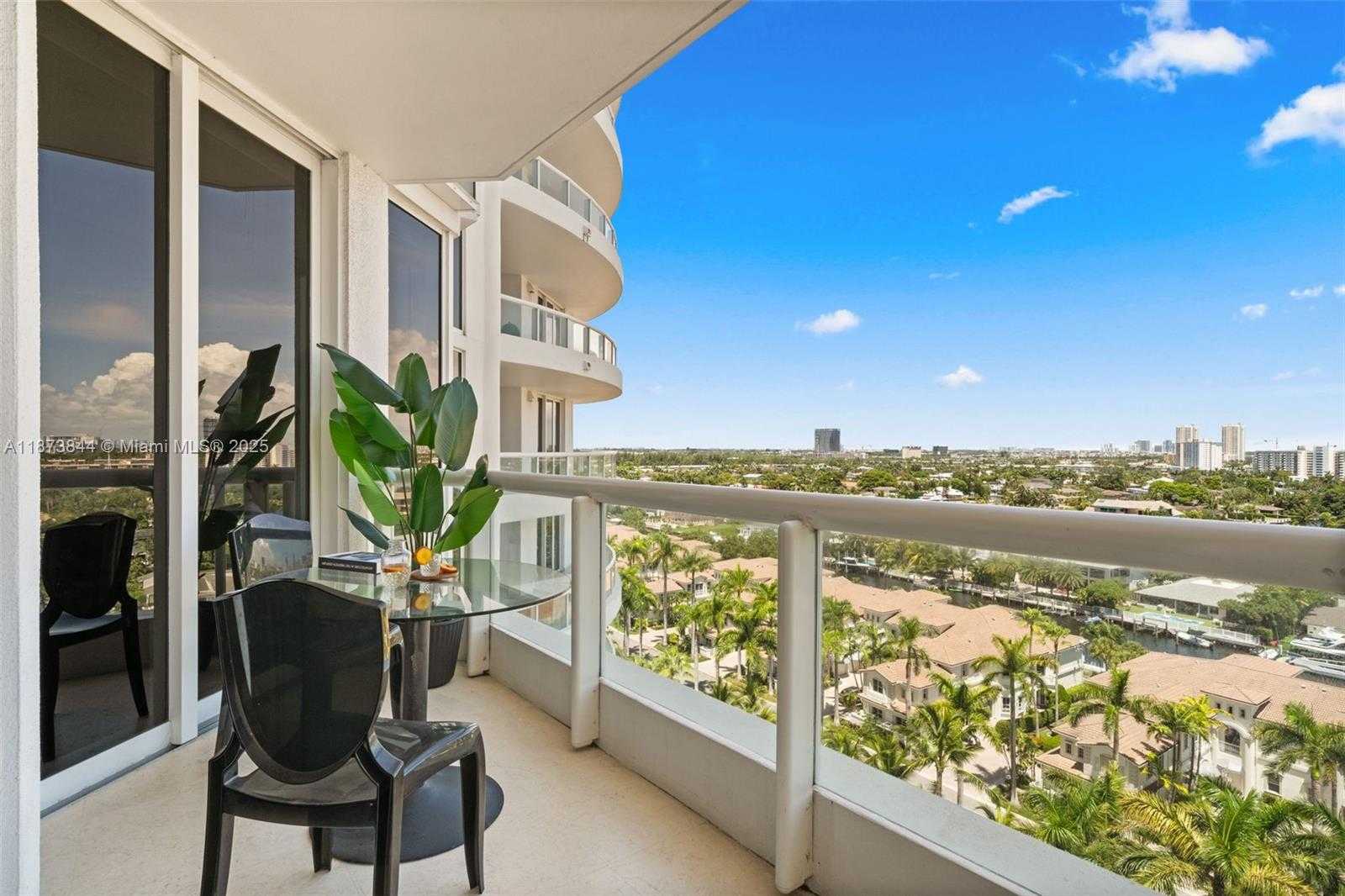 Small Image of 21200 POINT PL #1102, Aventura Number 22