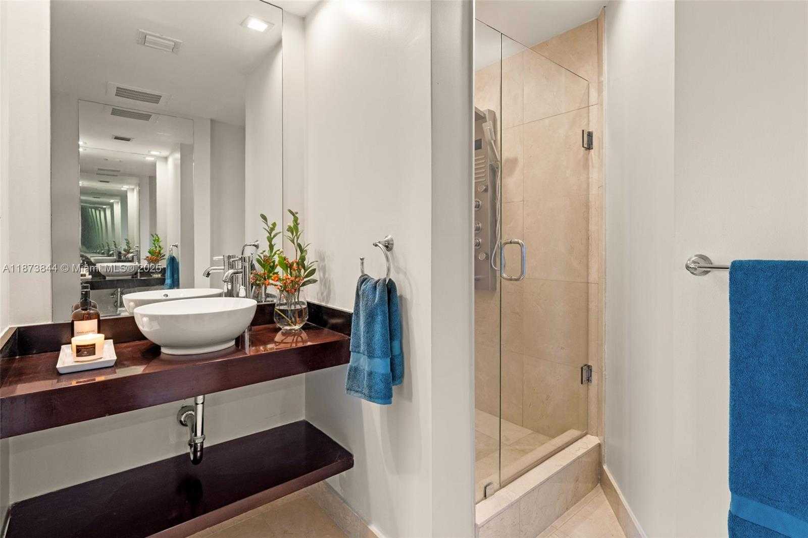 Small Image of 21200 POINT PL #1102, Aventura Number 30