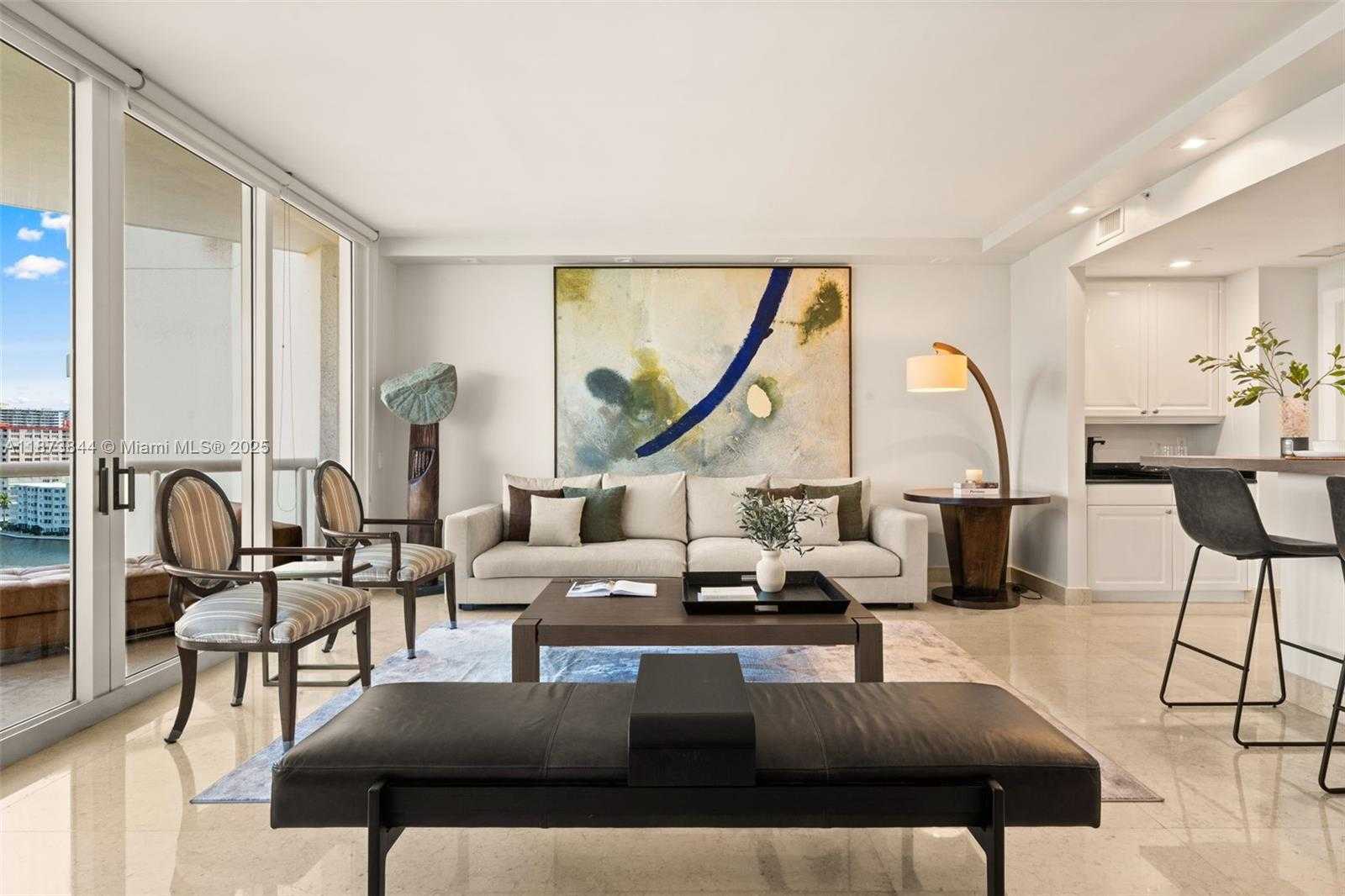 Small Image of 21200 POINT PL #1102, Aventura Number 7