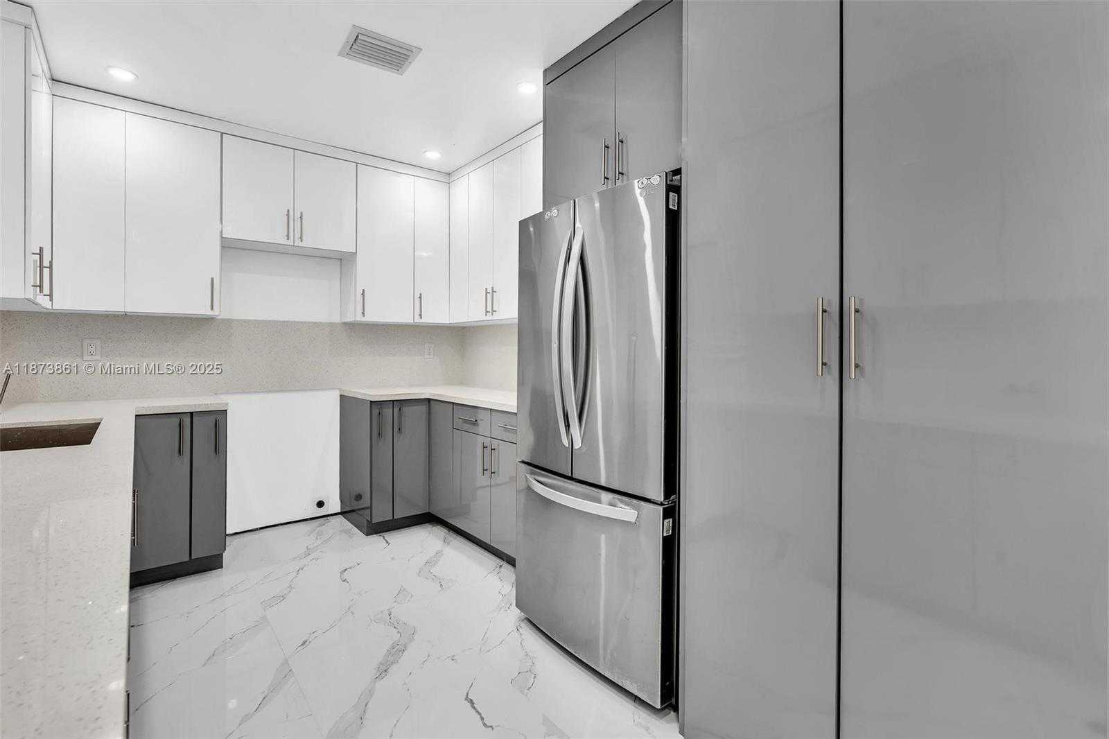 Small Image of 5850 NORTH EAST 3RD AVE, Miami Number 16