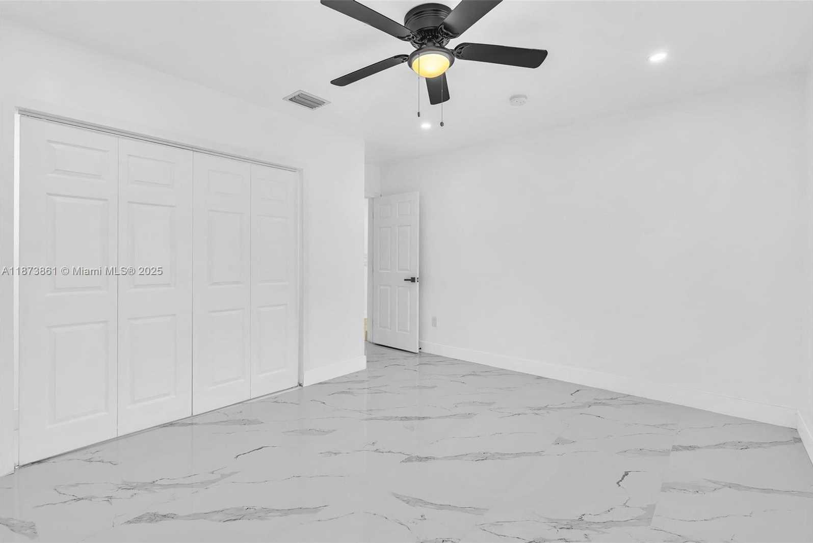 Small Image of 5850 NORTH EAST 3RD AVE, Miami Number 21