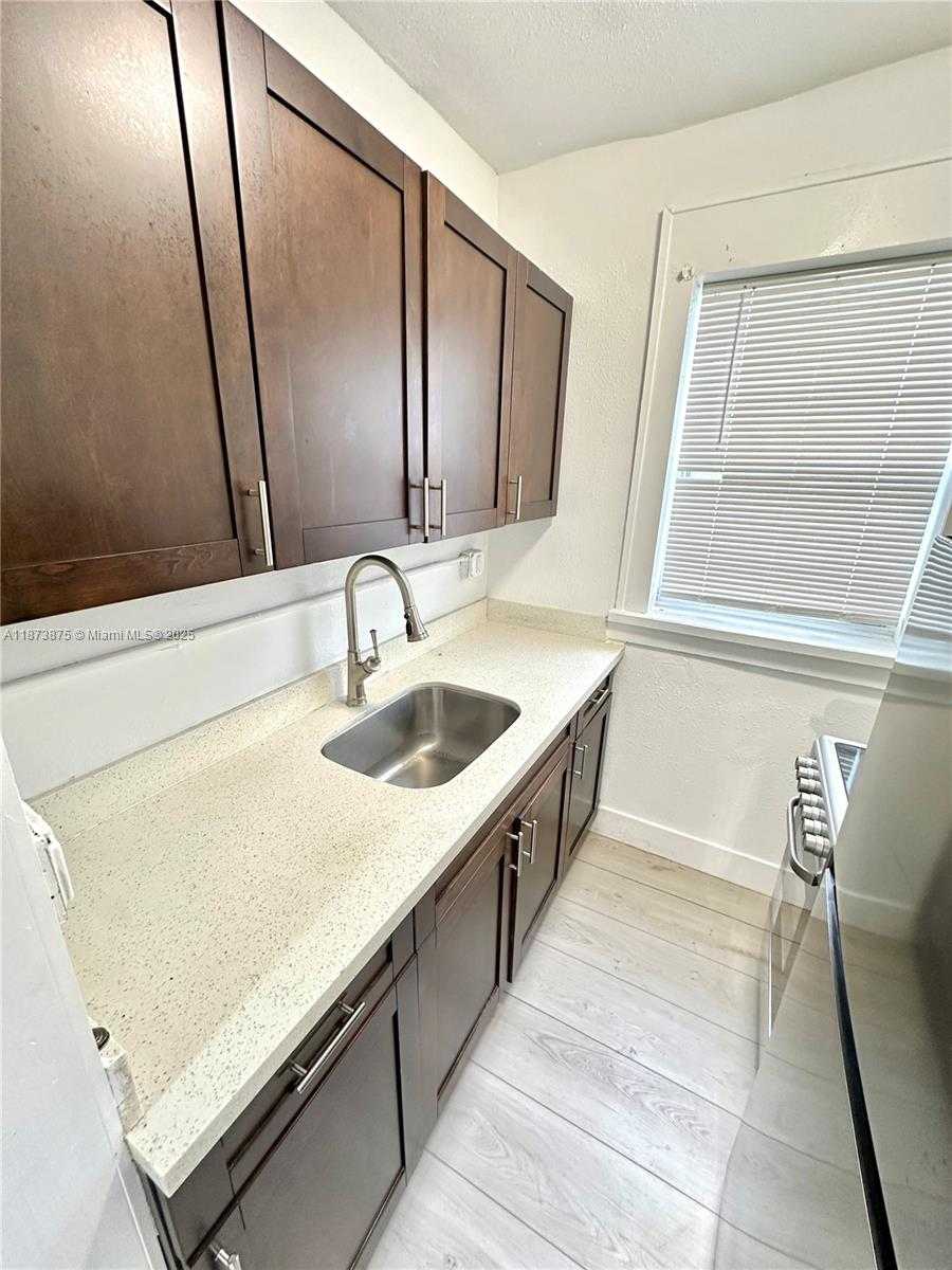 Small Image of 967 SOUTH WEST 5TH ST #11, Miami Number 7