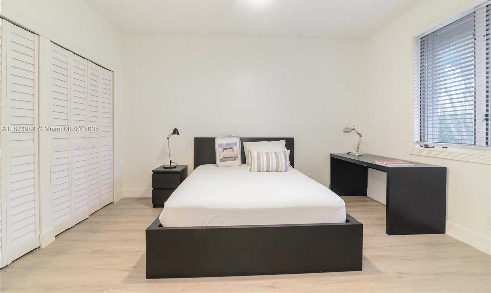 Small Image of 3041 BIRKDALE, Weston Number 15