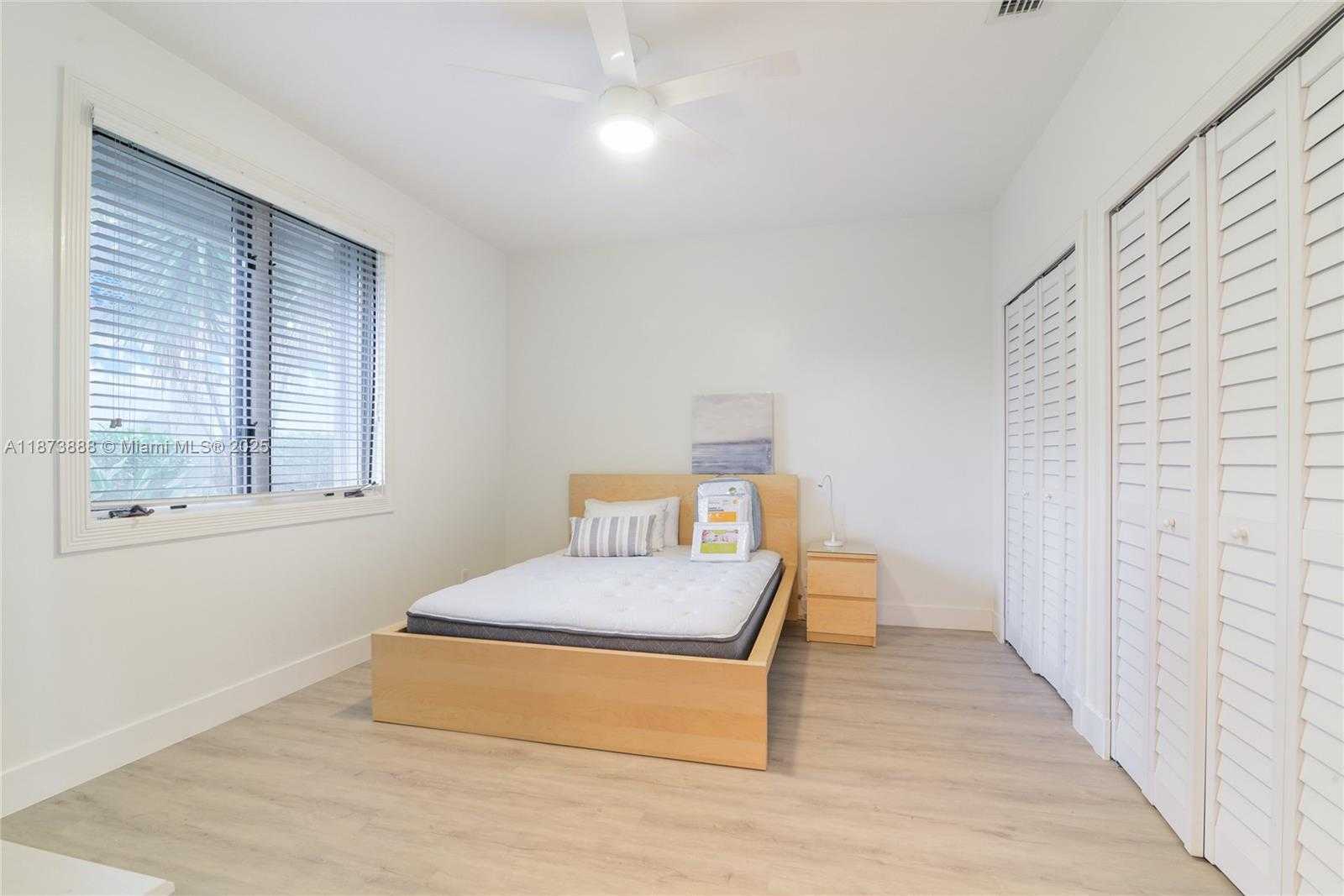 Small Image of 3041 BIRKDALE, Weston Number 18