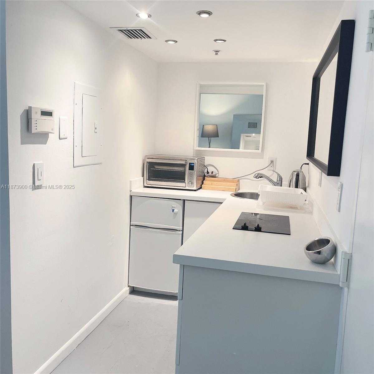 Small Image of 1550 DREXEL AVE #105, Miami Beach Number 10