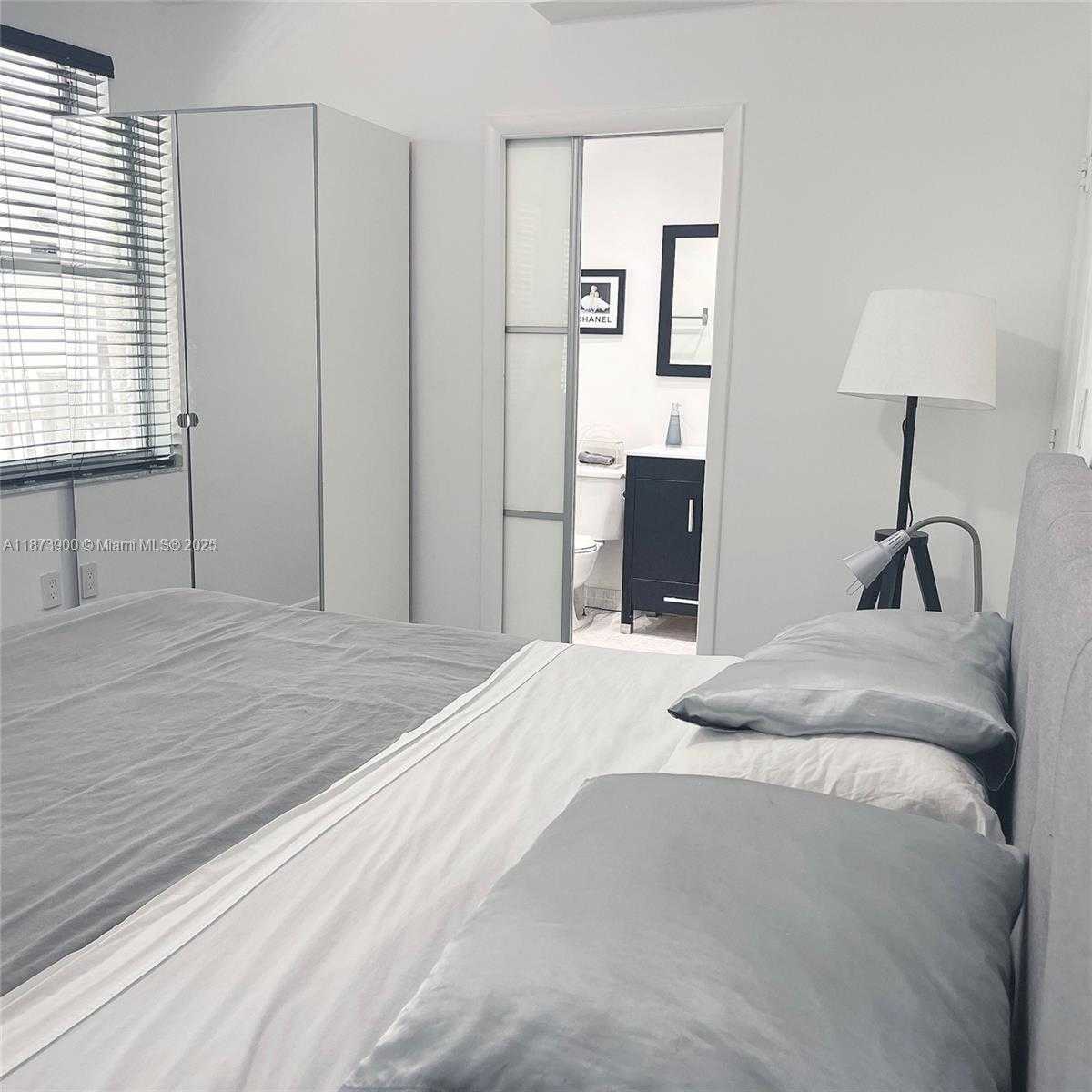 Small Image of 1550 DREXEL AVE #105, Miami Beach Number 12