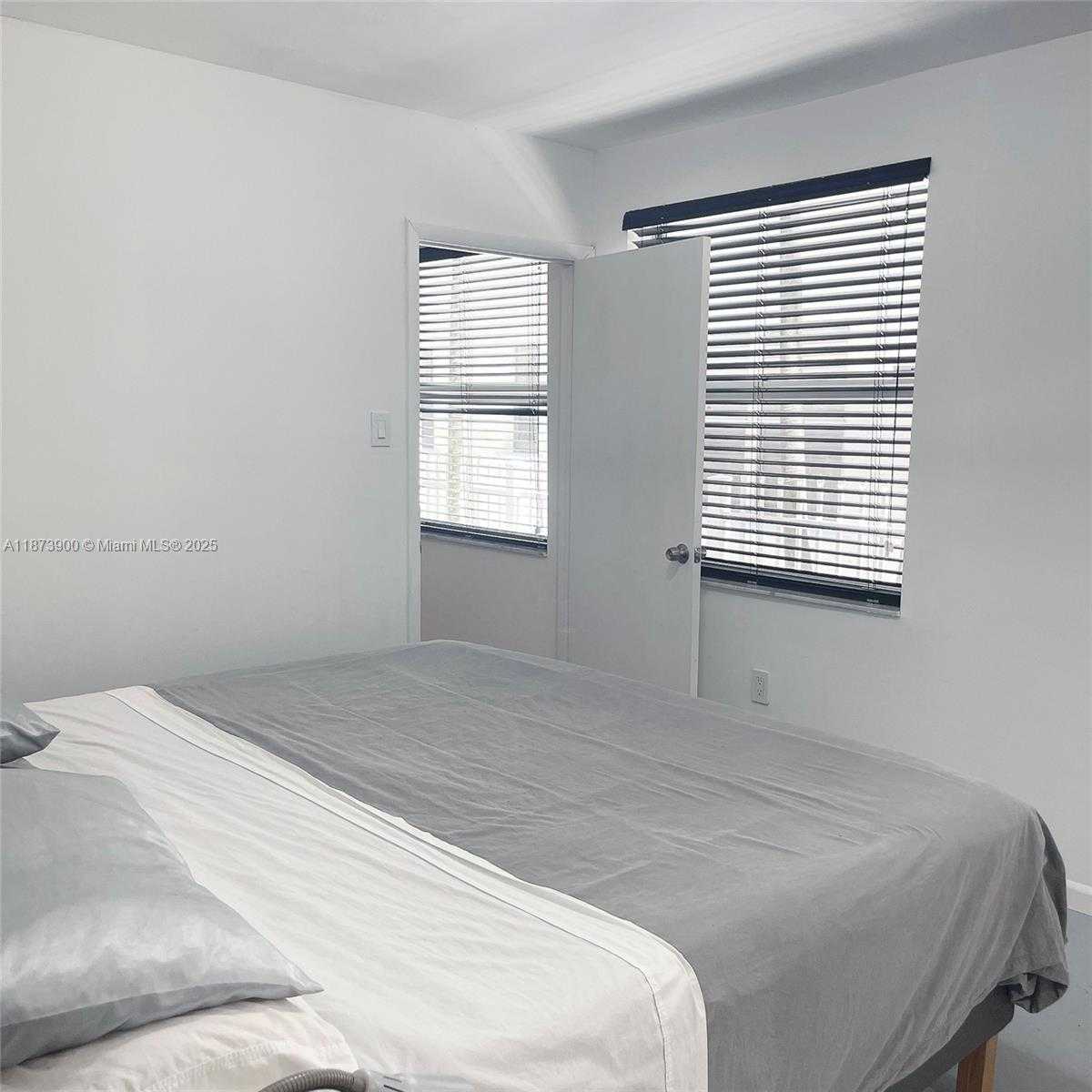 Small Image of 1550 DREXEL AVE #105, Miami Beach Number 13