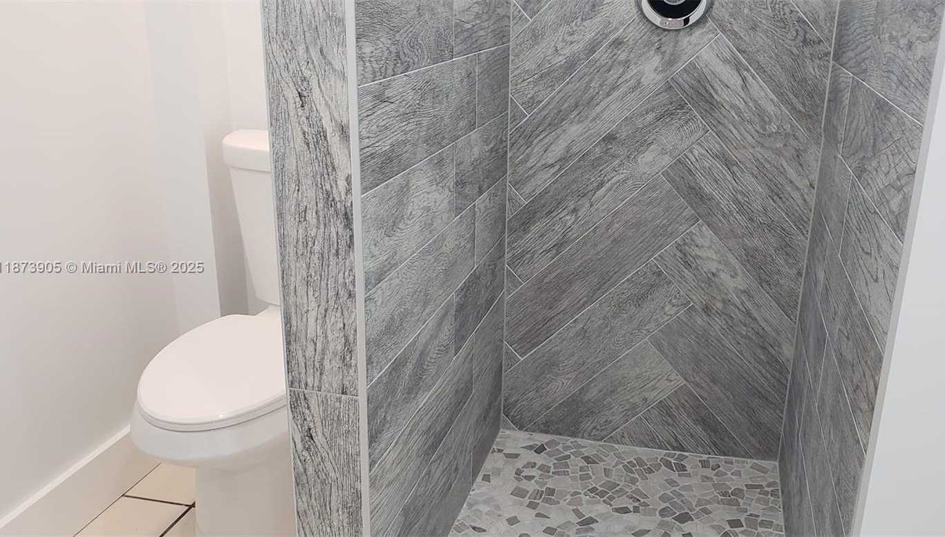 Small Image of 2063 NORTH EAST 173RD ST, North Miami Beach Number 13