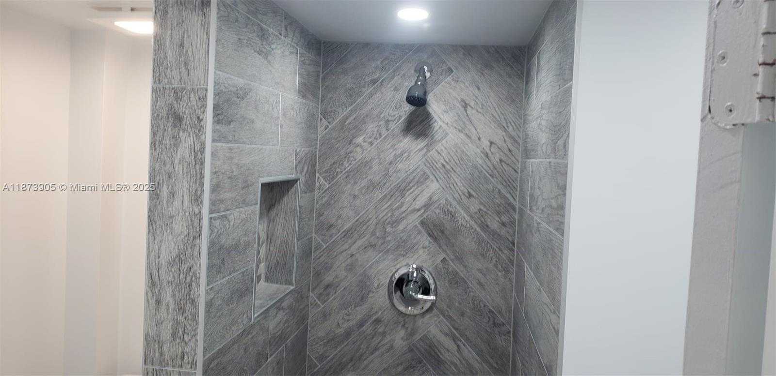 Small Image of 2063 NORTH EAST 173RD ST, North Miami Beach Number 14