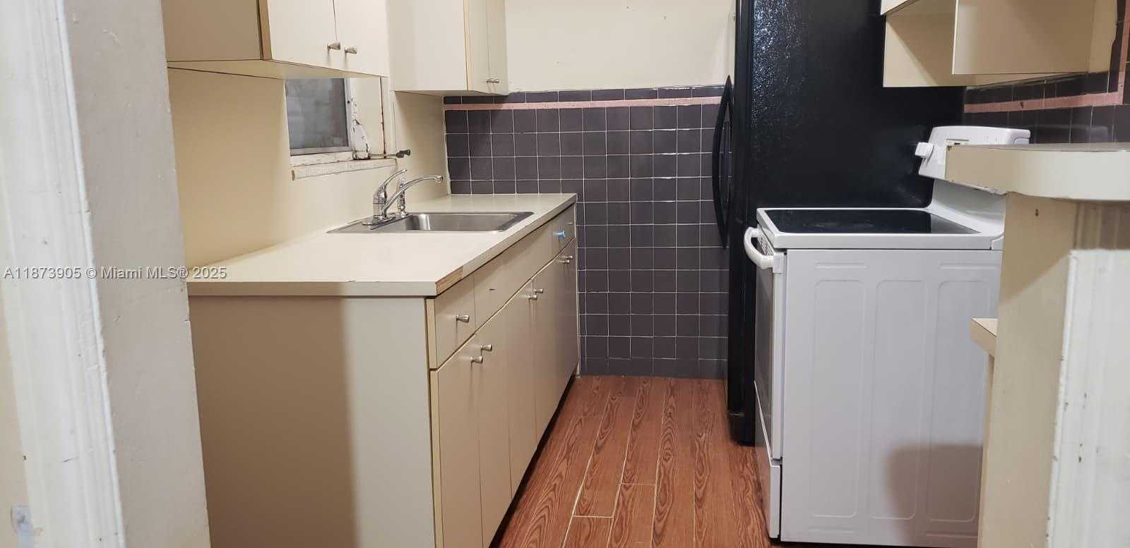 Small Image of 2063 NORTH EAST 173RD ST, North Miami Beach Number 7