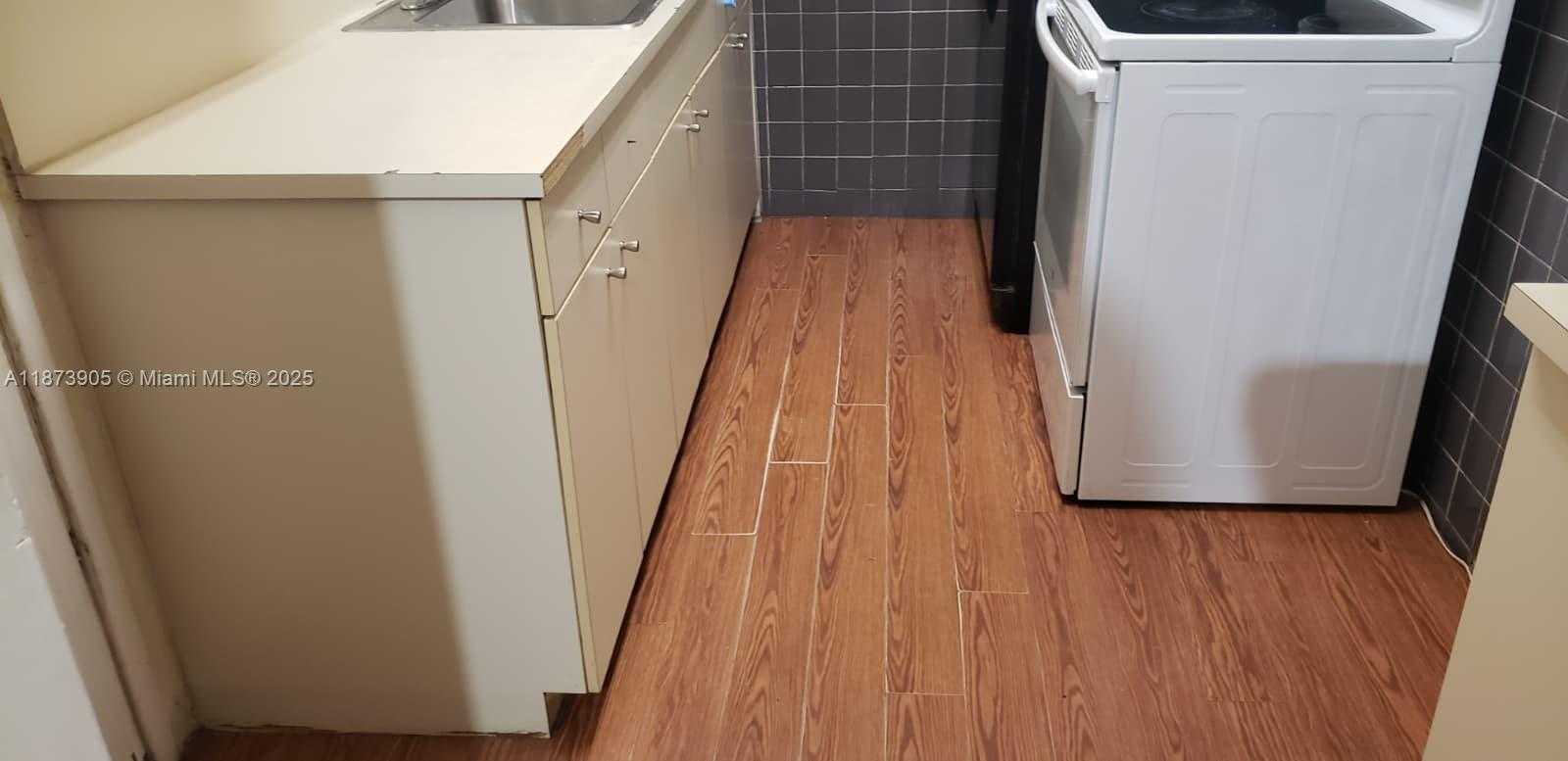 Small Image of 2063 NORTH EAST 173RD ST, North Miami Beach Number 8